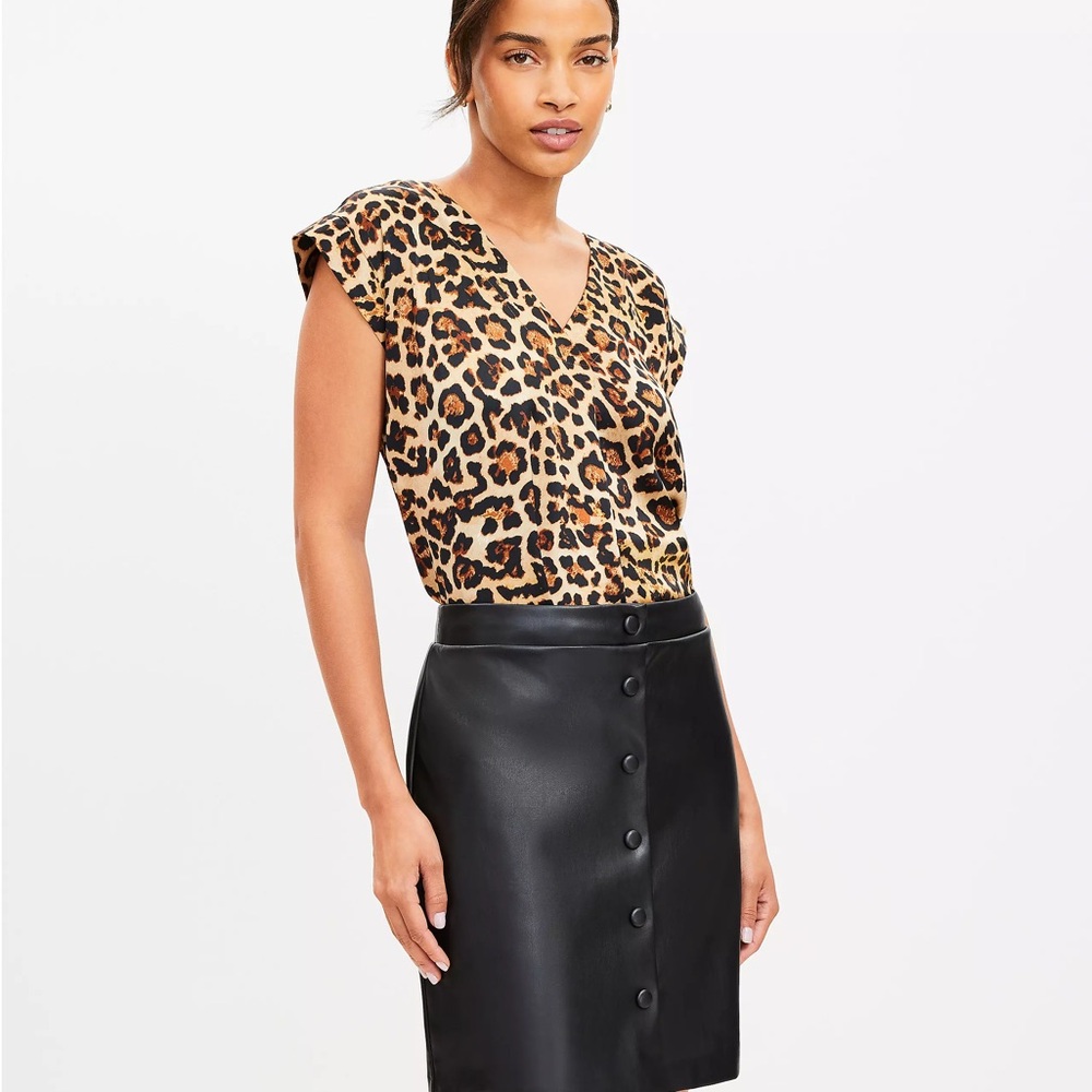 NWT LOFT Chocolate Brown Button-Front Faux Leather Mini Skirt - Picture 3 of 7